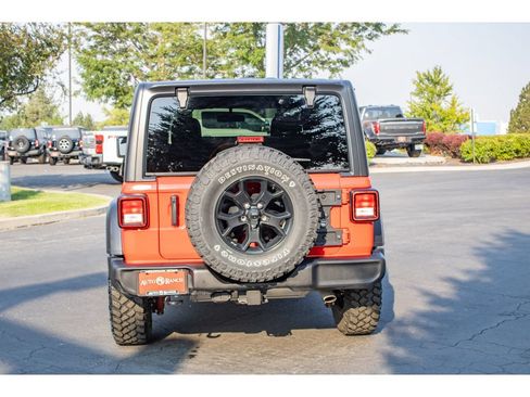Used 2022 Jeep Wrangler Sport AWD/4WD image 7