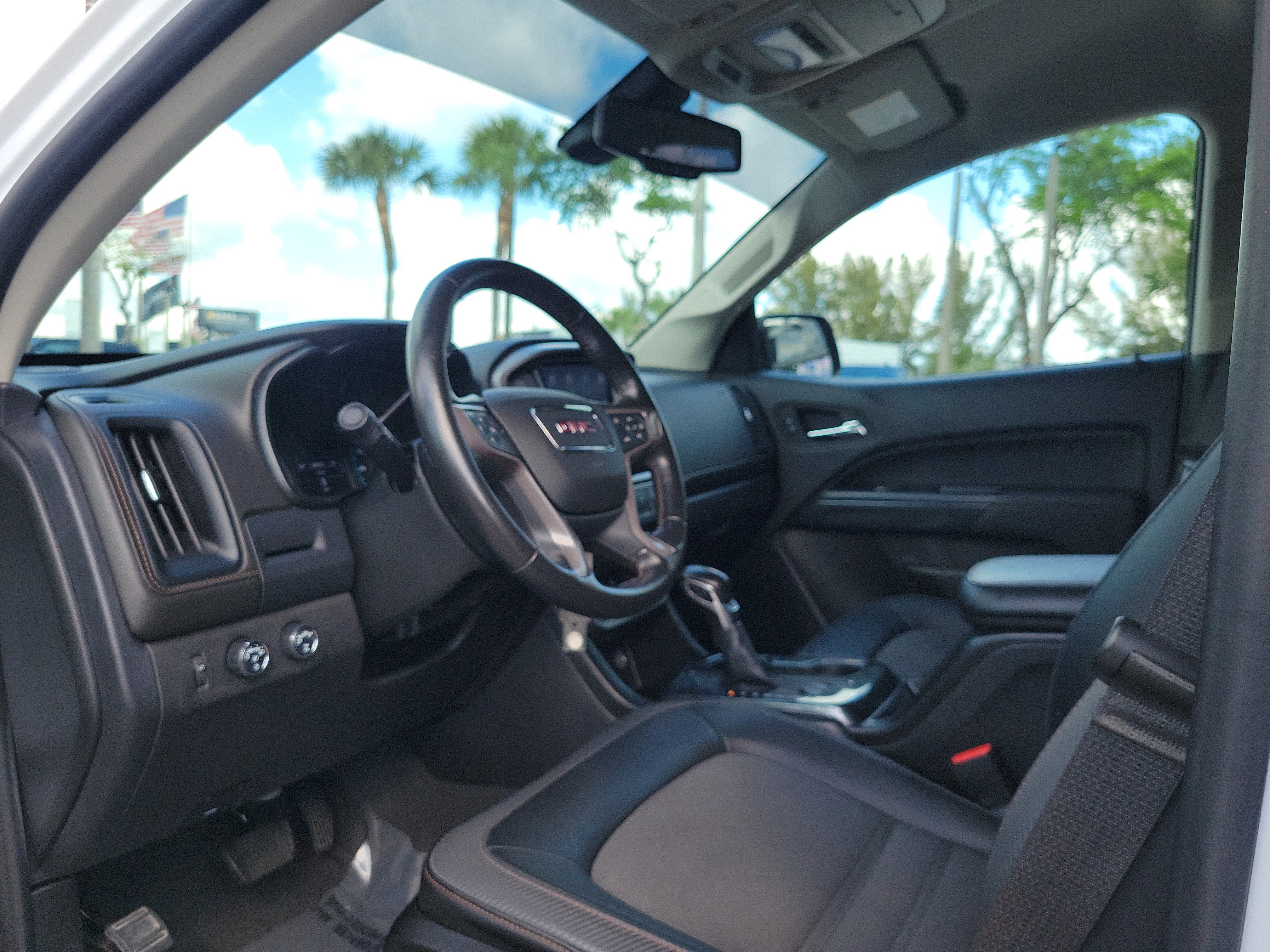 Used 2022 GMC Canyon AT4 w/ Trailering Package AWD/4WD image 9