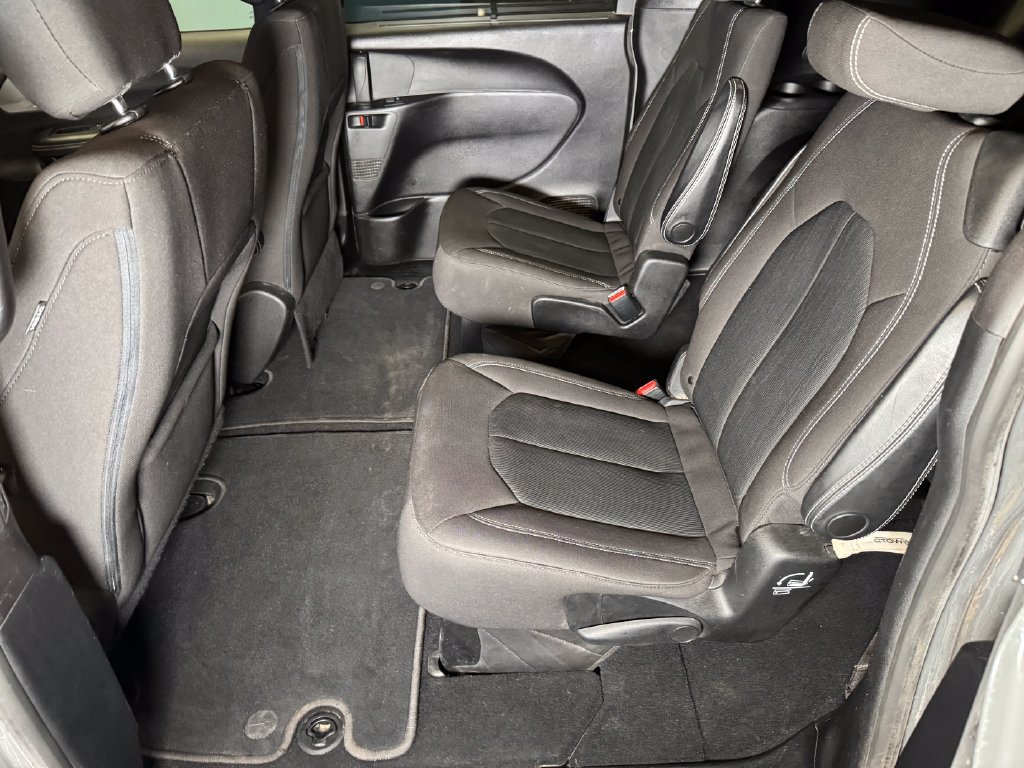 Used 2021 Chrysler Pacifica Touring w/ Cold Weather Group AWD/4WD image 22