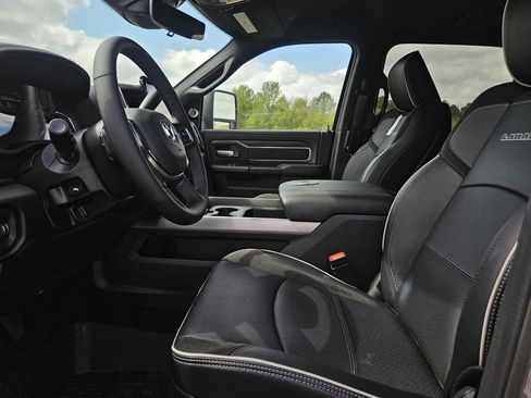 New 2026 RAM 3500 Laramie AWD/4WD image 18