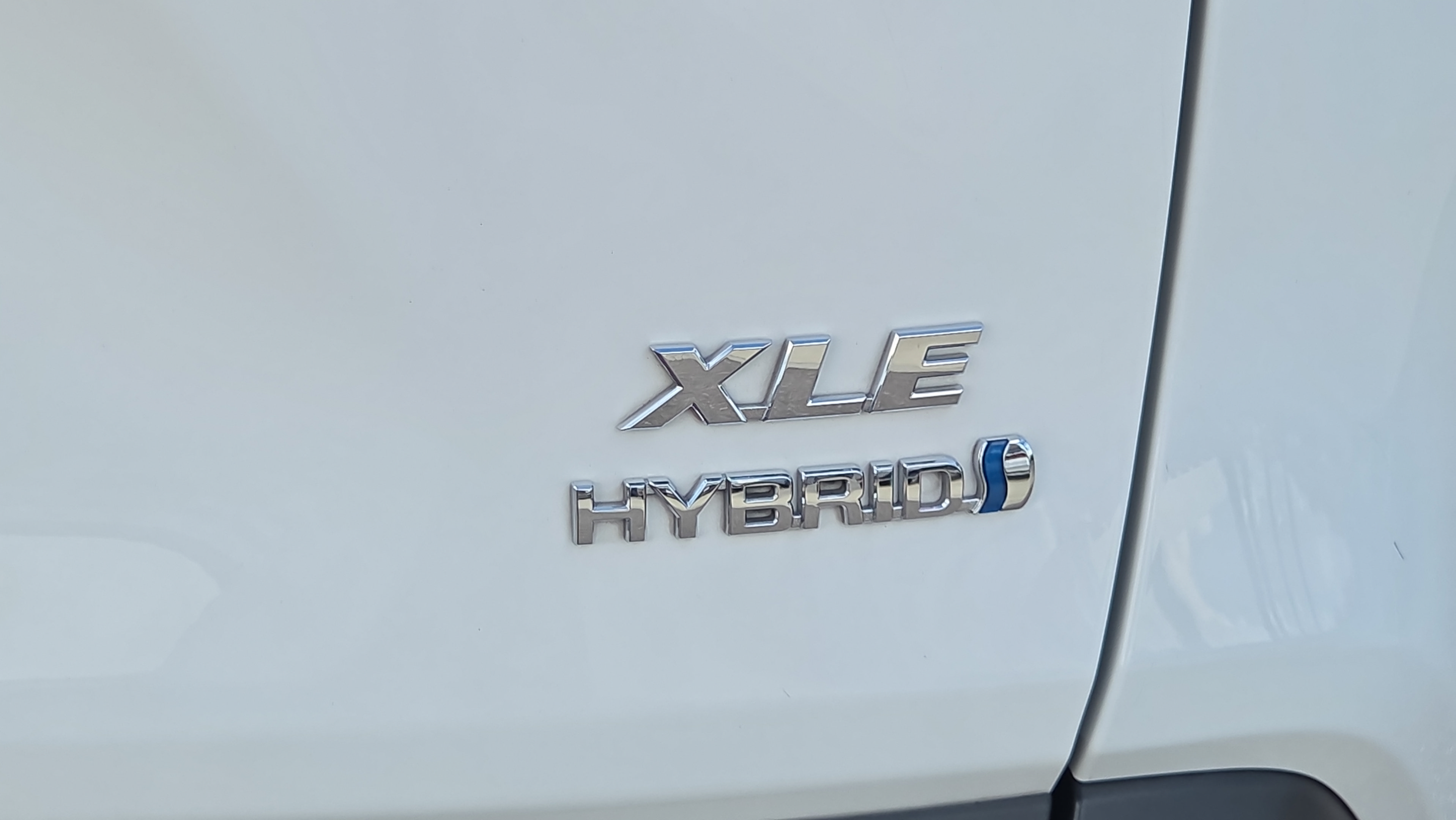Used 2024 Toyota RAV4 XLE AWD/4WD image 30