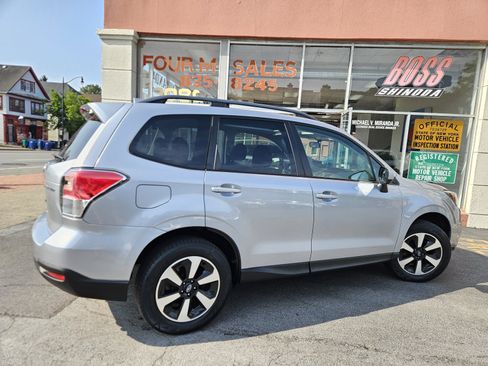 Used 2018 Subaru Forester 2.5i Premium w/ All-Weather Package AWD/4WD image 3