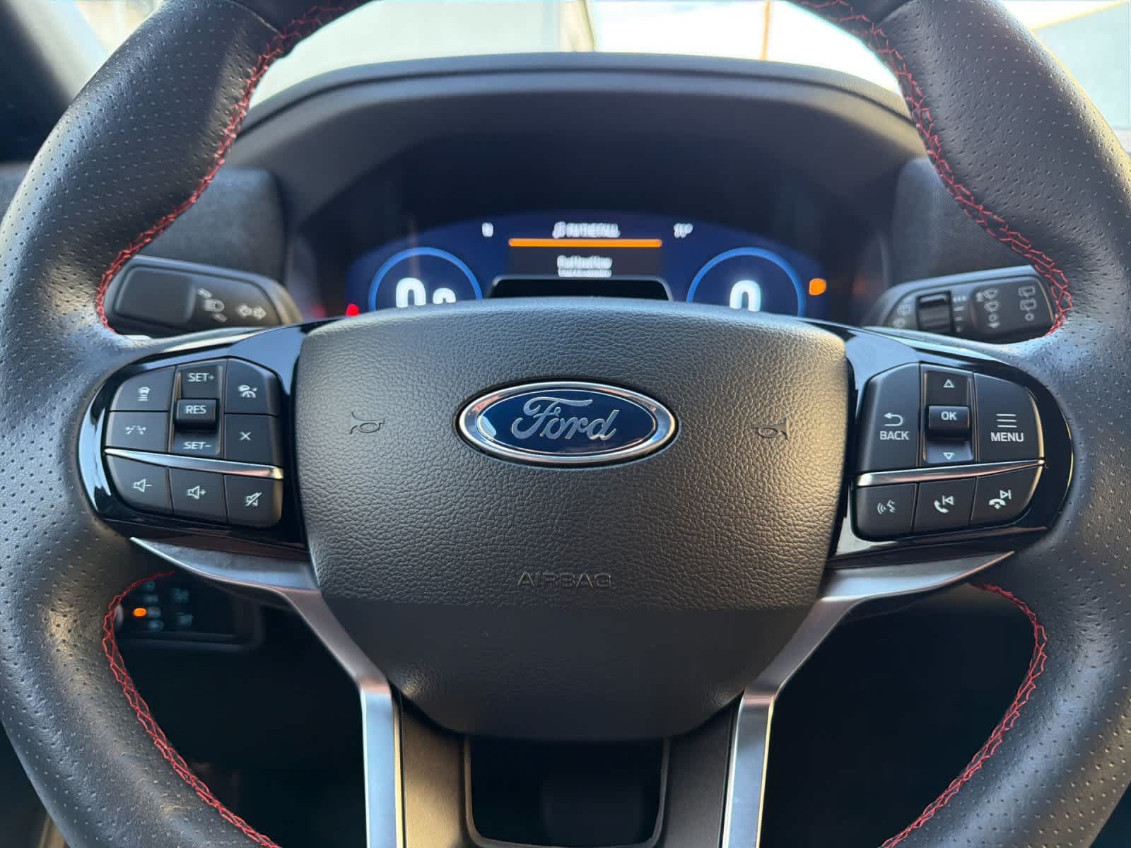 Used 2025 Ford Explorer ST-Line w/ ST-Line Street Pack AWD/4WD image 25