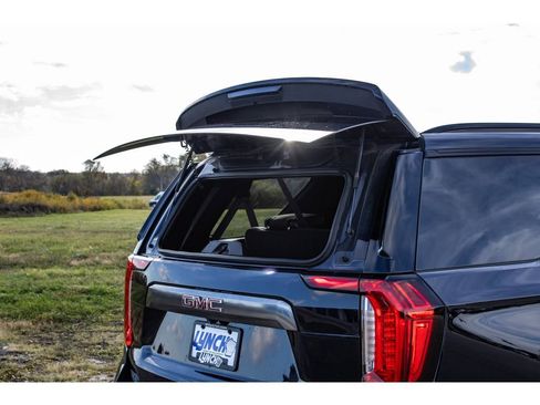 Used 2022 GMC Yukon AT4 w/ Technology Package image 13