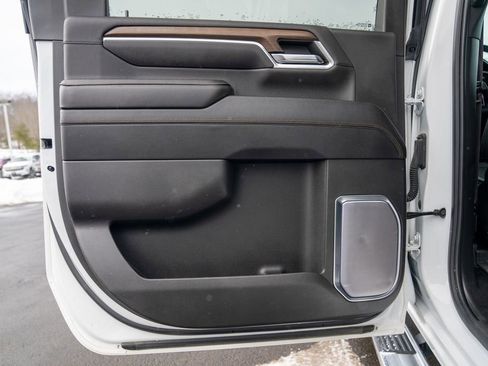 Used 2024 Chevrolet Silverado 2500 High Country image 17