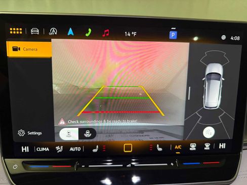 Certified 2025 Volkswagen Tiguan SE w/ Panoramic Sunroof Package image 33