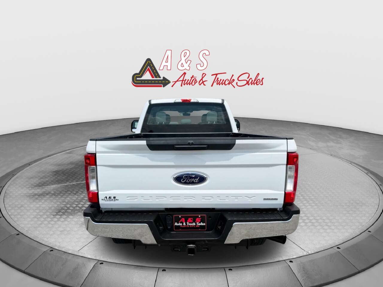 Used 2017 Ford F250 XL w/ Power Equipment Group AWD/4WD image 4
