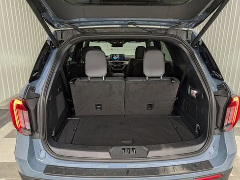 Used 2025 Ford Explorer ST image 25