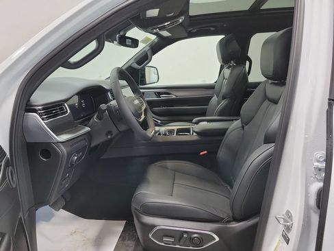 New 2026 Jeep Grand Wagoneer Limited AWD/4WD image 14