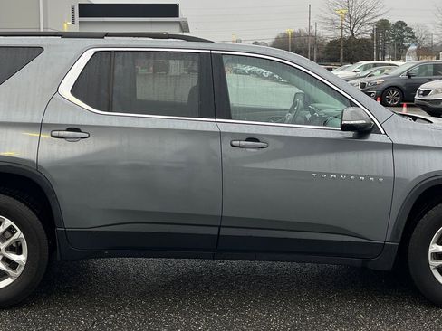 Used 2020 Chevrolet Traverse LT image 10