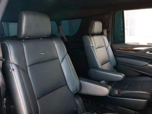 Used 2023 Cadillac Escalade ESV Luxury RWD image 17