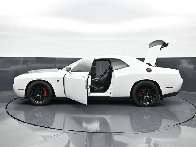 Used 2016 Dodge Challenger SRT Hellcat RWD image 55