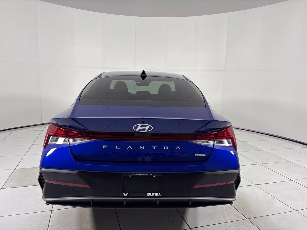 Certified 2025 Hyundai Elantra Hybrid FWD image 4