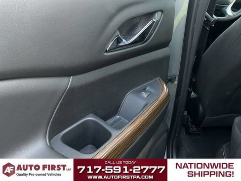 Used 2023 GMC Acadia SLE w/ Driver Convenience Package AWD/4WD image 9