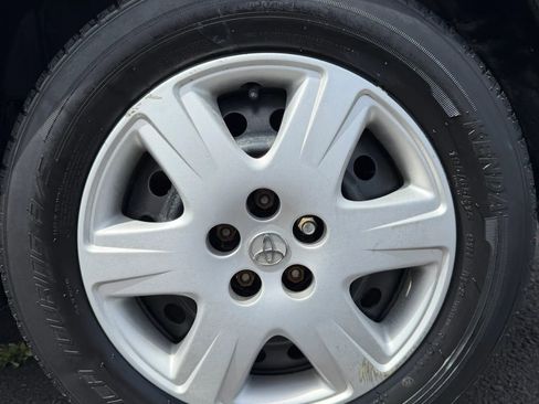 Used 2007 Toyota Corolla S image 9