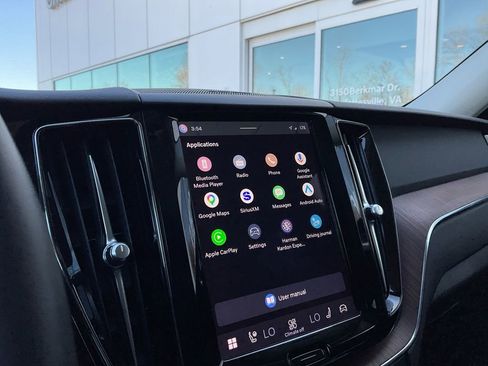 Certified 2023 Volvo XC60 B5 Plus w/ Protection Package Premier image 17