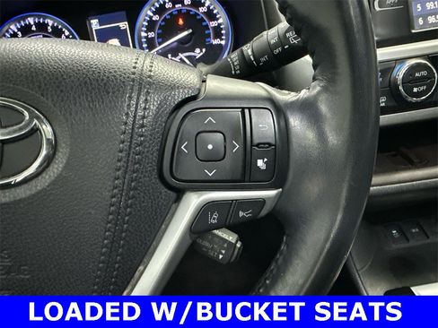 Used 2018 Toyota Highlander XLE image 29