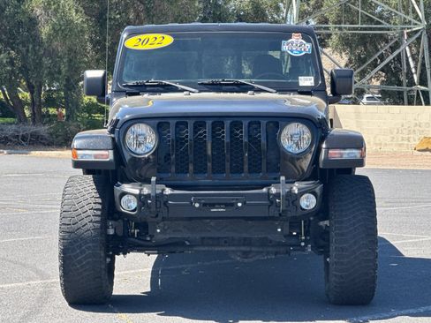 Used 2022 Jeep Gladiator Overland AWD/4WD image 9