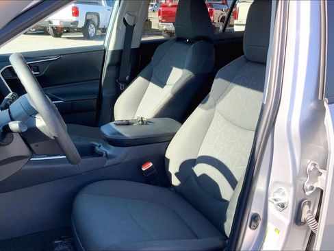 Used 2024 Toyota RAV4 XLE image 7