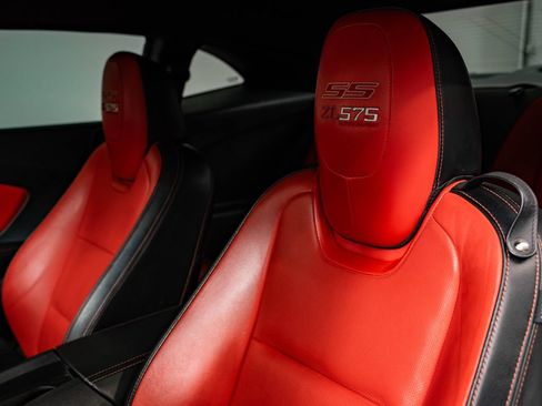 Used 2010 Chevrolet Camaro SS w/ RS Package RWD image 23