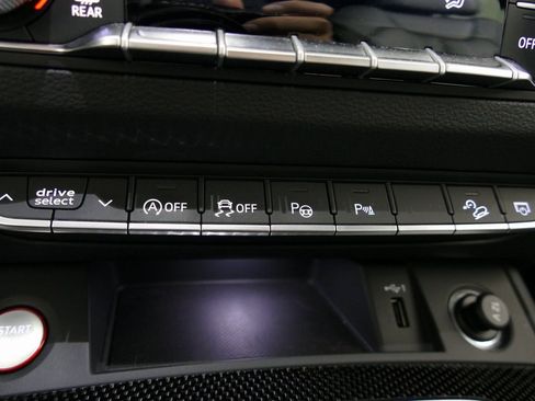 Used 2023 Audi SQ5 Prestige image 23