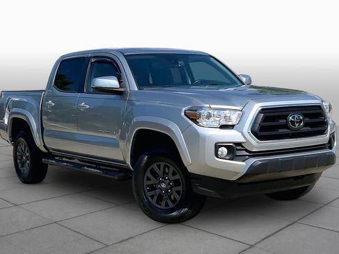 Used 2022 Toyota Tacoma SR5 w/ Technology Package RWD image 3