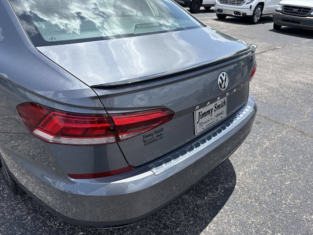 Used 2020 Volkswagen Passat 2.0T R-Line FWD image 33