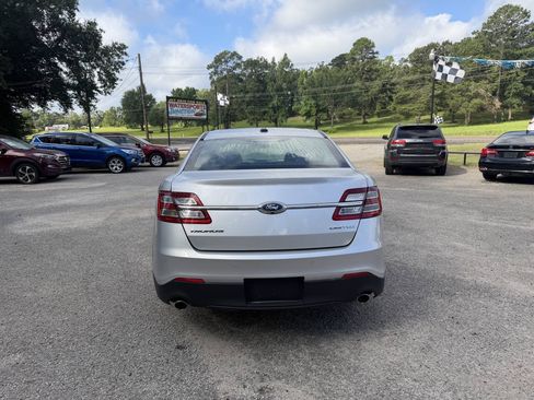 Used 2019 Ford Taurus Limited FWD image 11