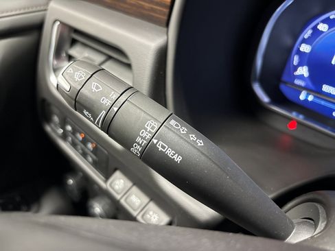 Used 2024 Chevrolet Tahoe High Country image 32