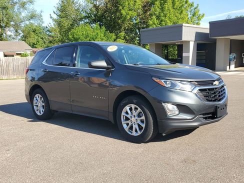 Used 2019 Chevrolet Equinox LT FWD image 2