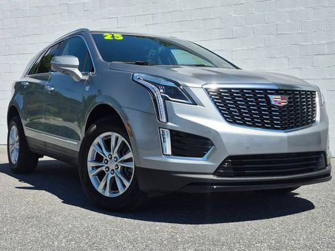 Used 2025 Cadillac XT5 Luxury AWD/4WD image 2