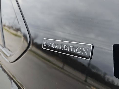 New 2025 Bentley Bentayga image 17