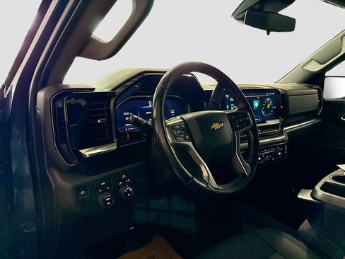Used 2022 Chevrolet Silverado 1500 LT image 10
