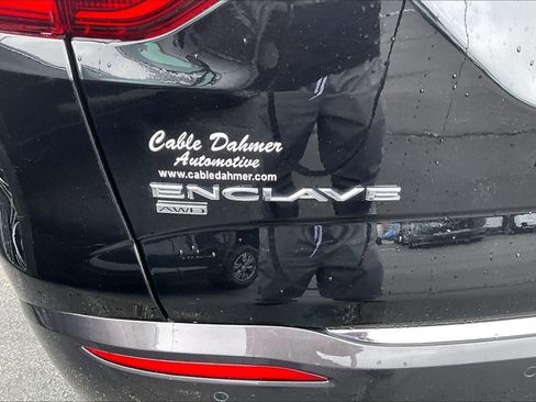 Used 2023 Buick Enclave Essence AWD/4WD image 8