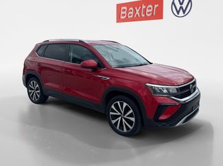 Used 2022 Volkswagen Taos SE image 1