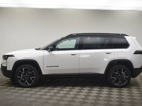 New 2026 Jeep Cherokee Overland w/ Trailer Tow Group AWD/4WD image 16