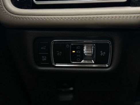 Certified 2023 Lincoln Nautilus AWD w/ Premium Package image 30