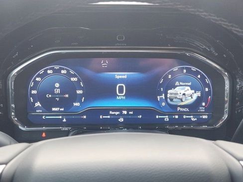 Used 2025 Chevrolet Silverado 2500 ZR2 w/ Technology Package image 7