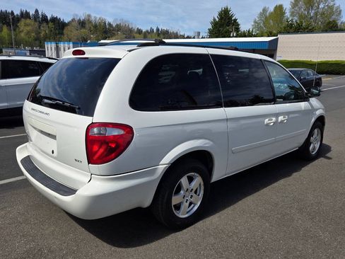Used 2006 Dodge Grand Caravan SXT FWD image 7