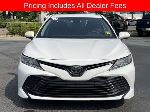 Used 2018 Toyota Camry LE FWD image 8