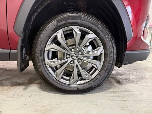 Used 2025 Toyota RAV4 XLE Premium image 31