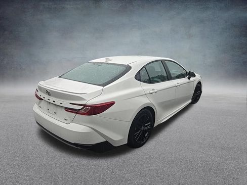 Used 2025 Toyota Camry SE FWD image 8