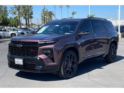 Used 2026 Chevrolet Traverse RS w/ LPO, Cargo Package FWD image 2