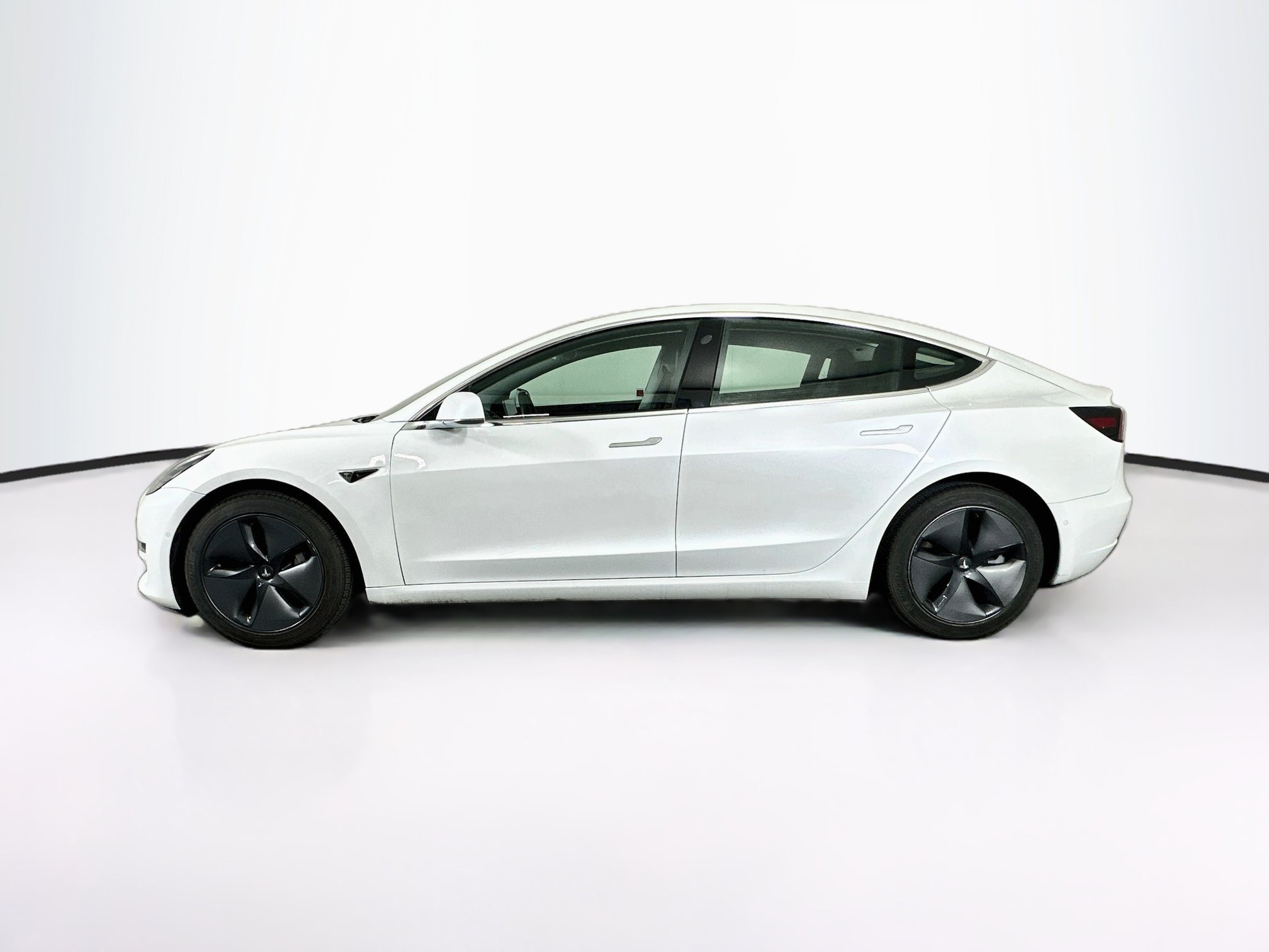 Used 2019 Tesla Model 3 Standard Range Plus RWD image 4