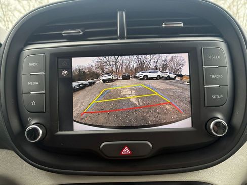 Used 2025 Kia Soul LX w/ LX Technology Package image 21