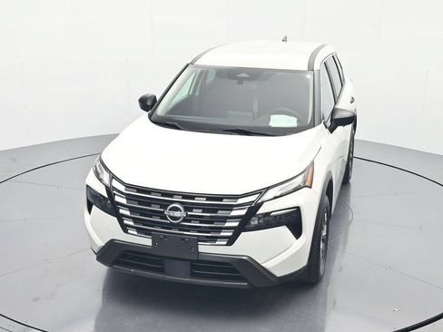 Used 2024 Nissan Rogue S FWD image 30