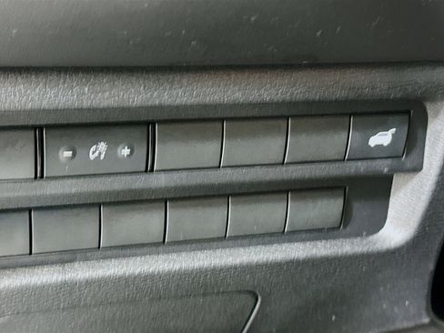 Used 2024 Mitsubishi Outlander SE Black Edition image 17