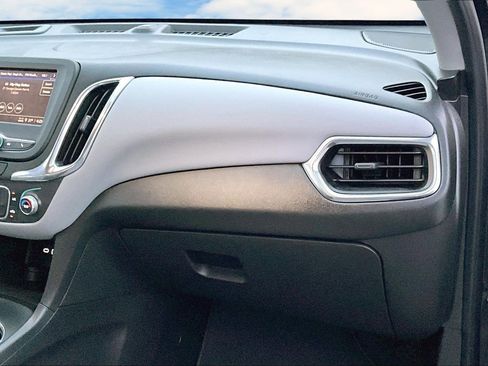 Used 2022 Chevrolet Equinox LS image 18