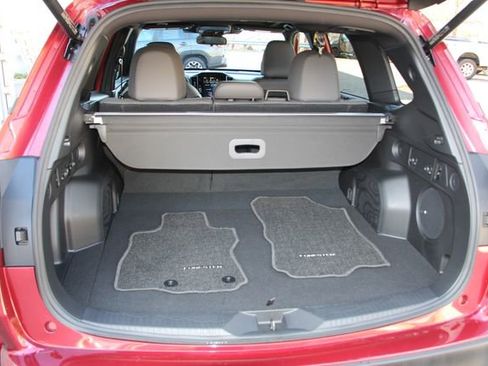 Used 2025 Subaru Forester Limited image 31