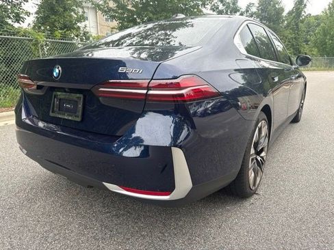 Used 2026 BMW 530i w/ Premium Package RWD image 5